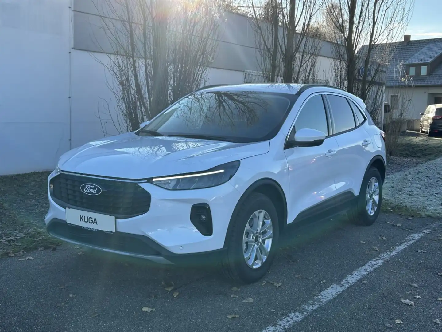Ford Kuga Titanium  2.5FHEV 180PS Aut Weiß - 1