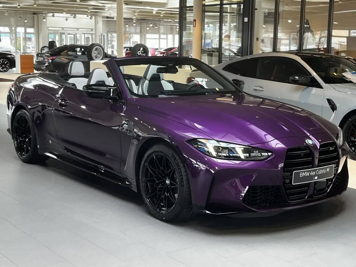 BMW M4 Comp. Cabrio mit M xD. ACC HUD Ha/Ka Lenkhzg. Violett - 2