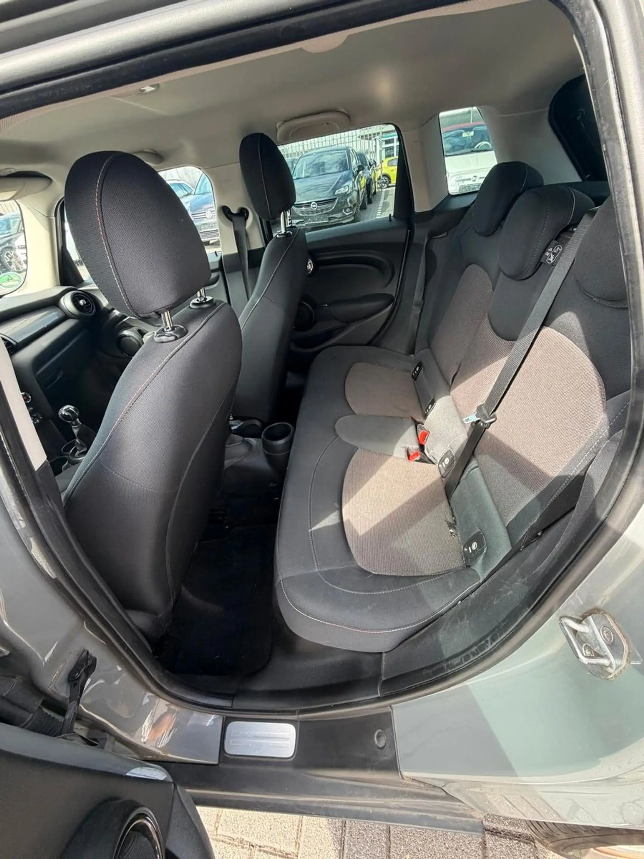 MINI Cooper D Mini 5-trg. Cooper D Salt Sportpaket — photo 7