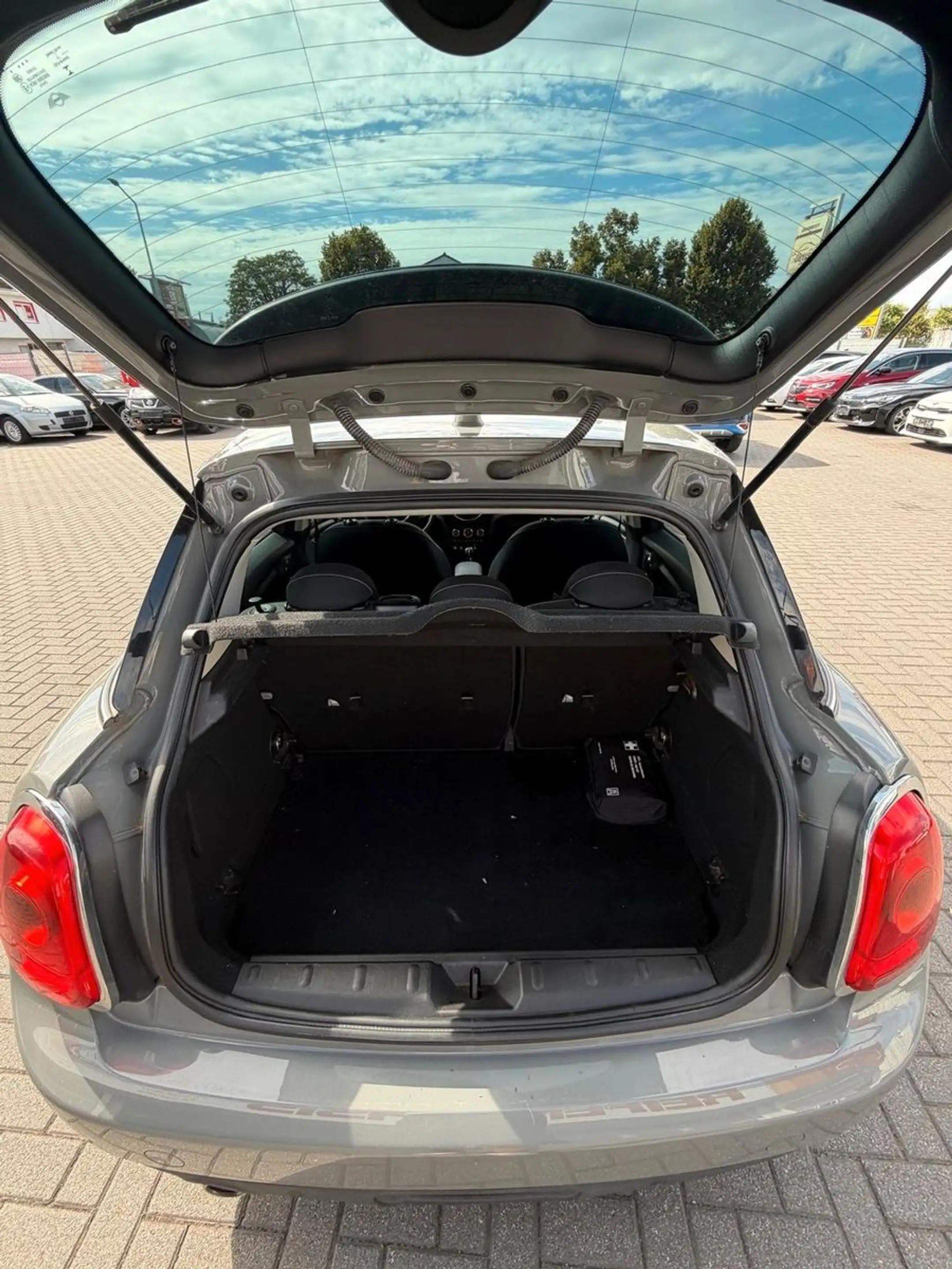 MINI Cooper D Mini 5-trg. Cooper D Salt Sportpaket — photo 6