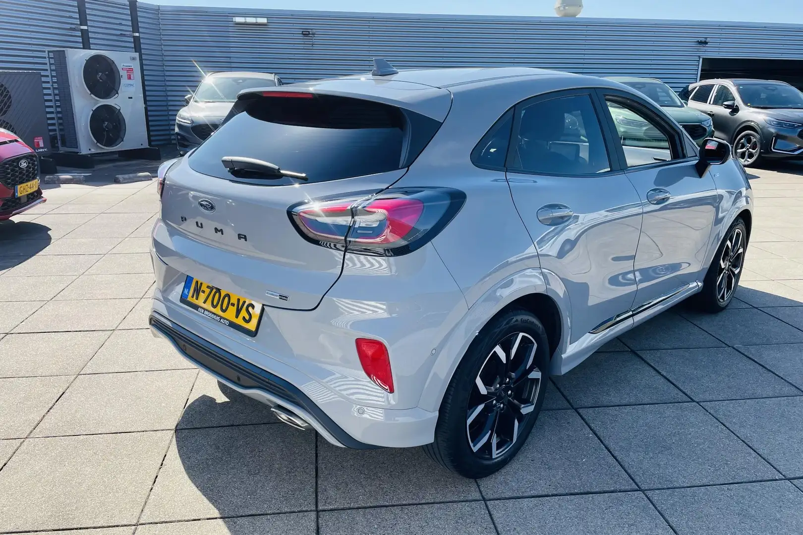 Ford Puma 1.0 EcoBoost Hybrid ST-Line X Grijs - 2