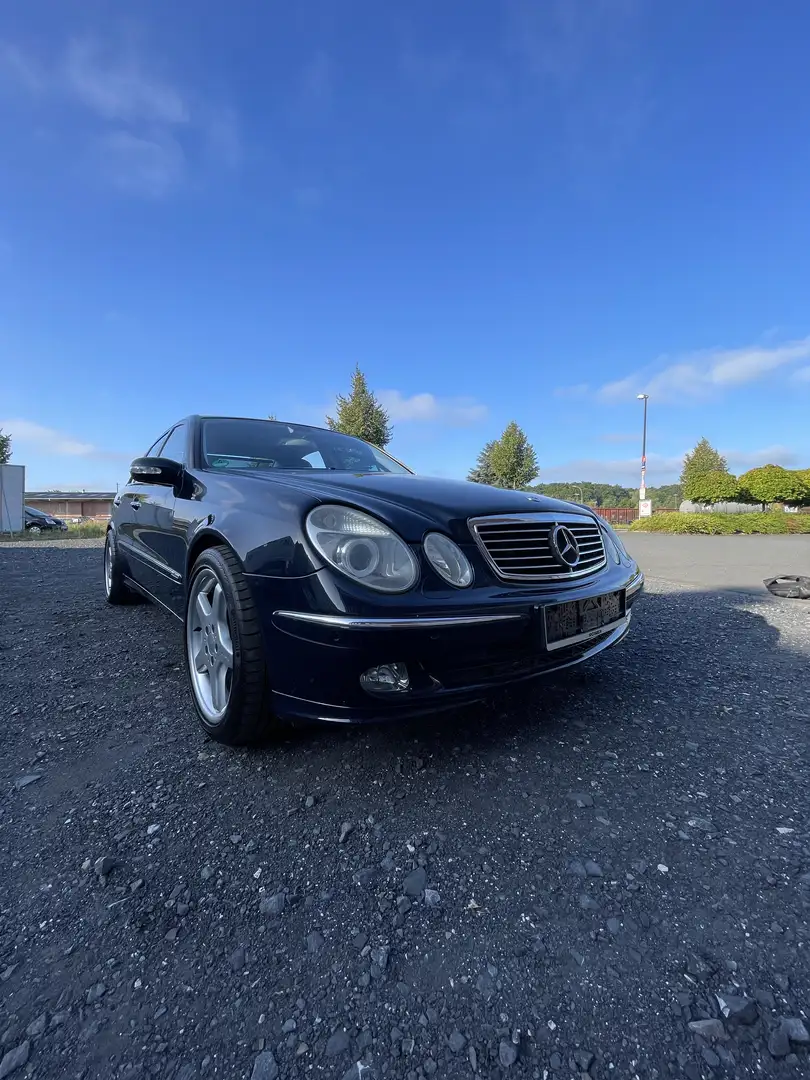 Mercedes-Benz E 500 Avantgarde Blau - 2