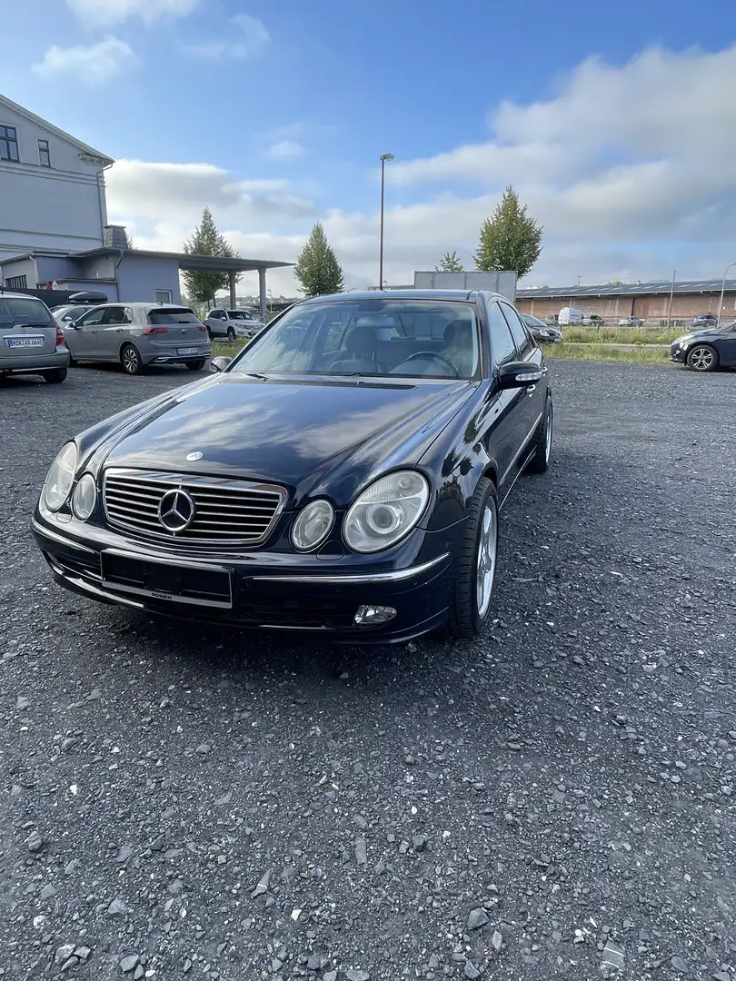 Mercedes-Benz E 500 Avantgarde Blau - 1