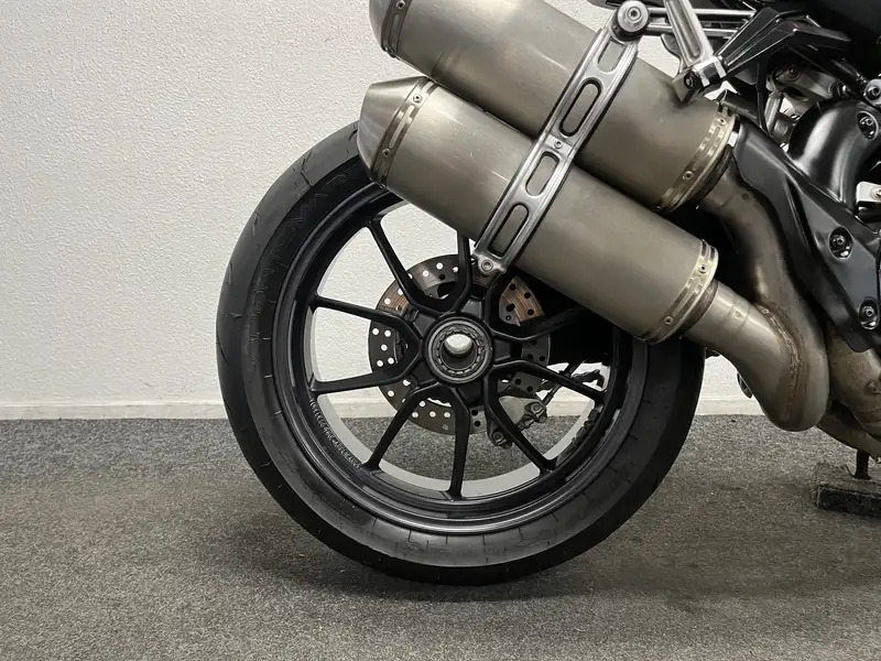 Ducati Streetfighter - foto 8