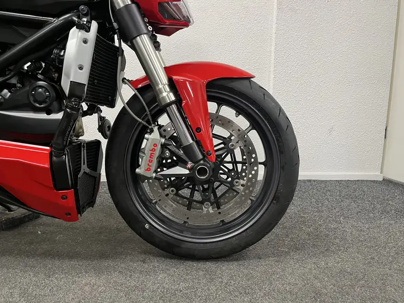 Ducati Streetfighter - foto 6