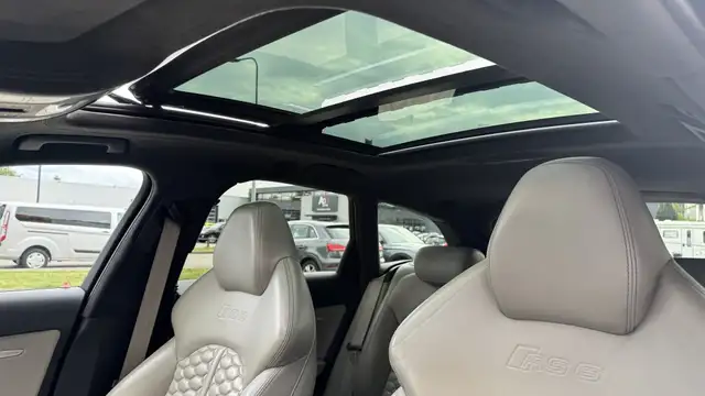 Audi RS6 view 10
