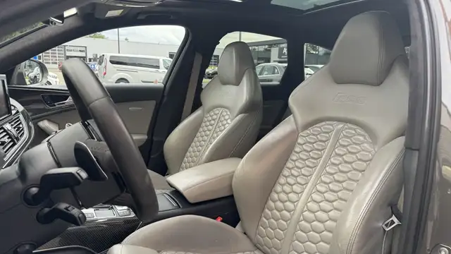 Audi RS6 view 11