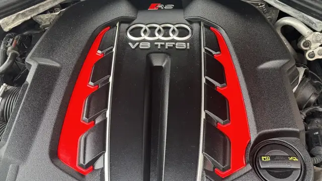 Audi RS6 view 24