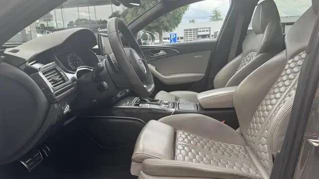 Audi RS6 view 8