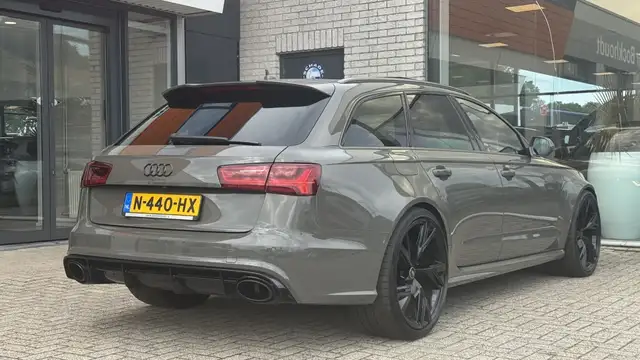 Audi RS6 view 4
