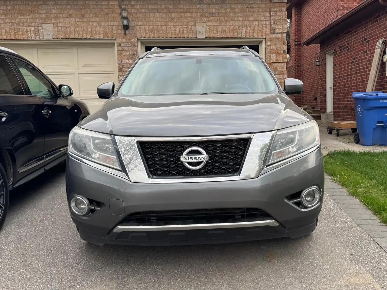 Nissan Pathfinder снимка Nissan Pathfinder