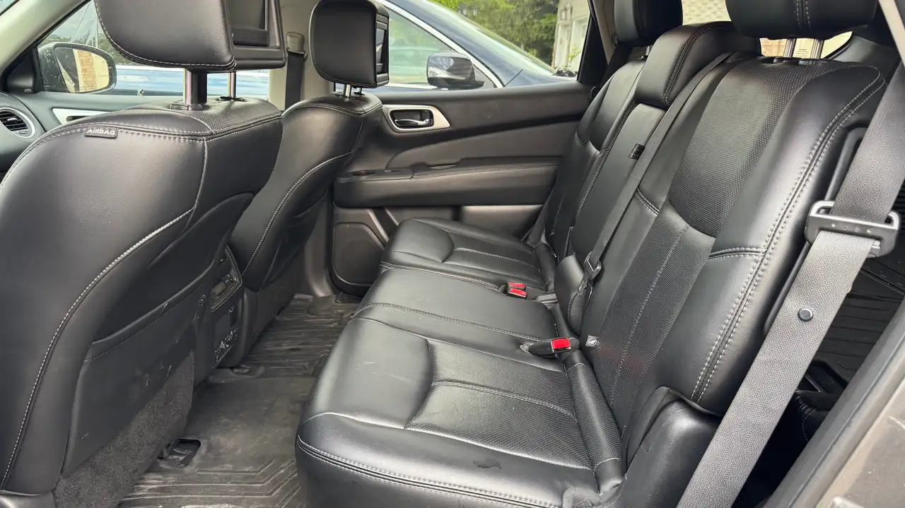 Nissan Pathfinder снимка Nissan Pathfinder