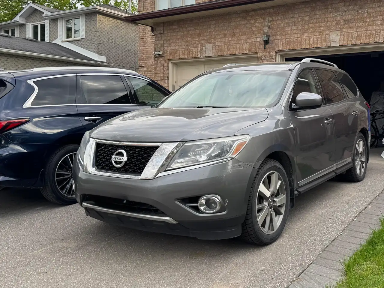 Nissan Pathfinder снимка Nissan Pathfinder