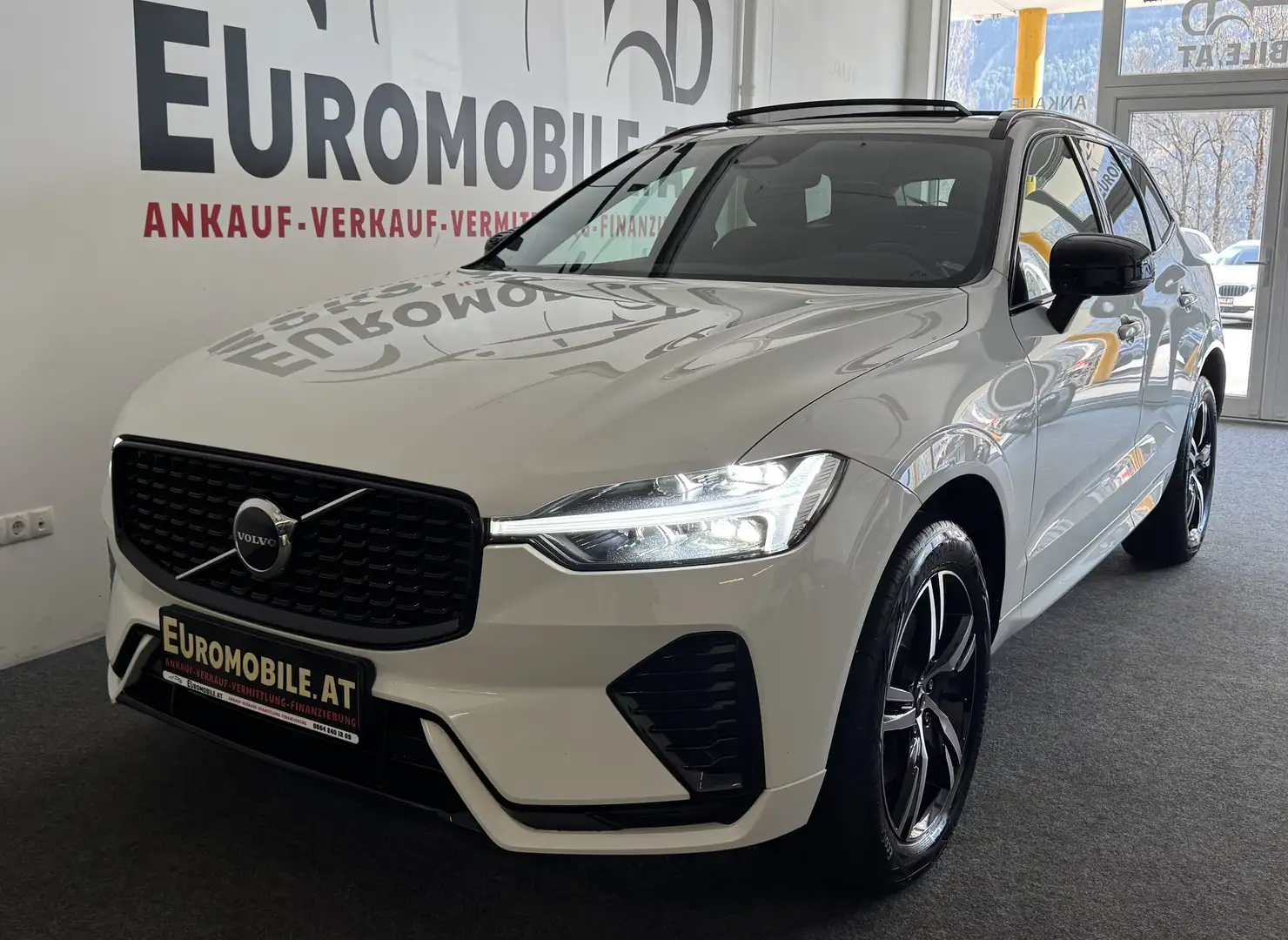 Volvo XC60 R Design 2WD RFK*PANO*VOLL-LEDER*ACC*LR-HZNG*LED* Weiß - 1