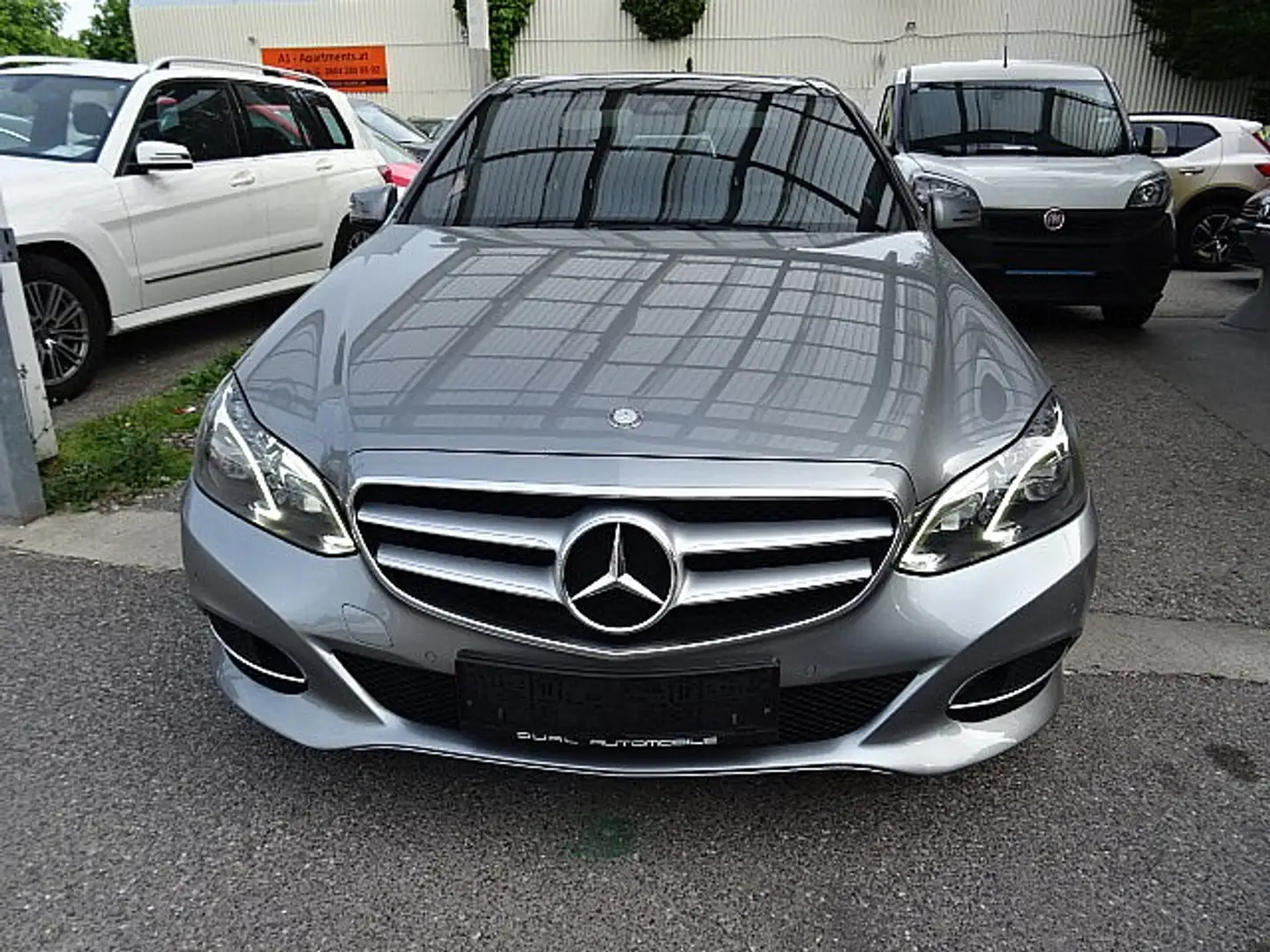 Mercedes-Benz E 220 CDI Avantgarde Aut. Gris - 2