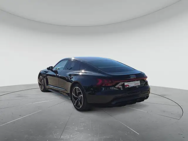 Audi E-Tron GT view 3