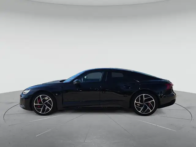Audi E-Tron GT view 6