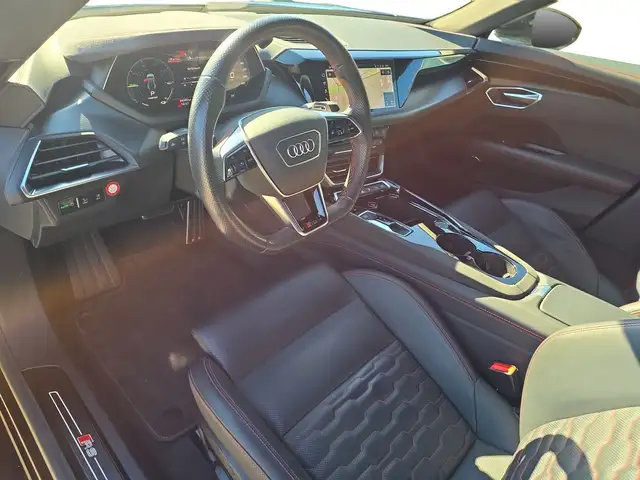 Audi E-Tron GT view 4