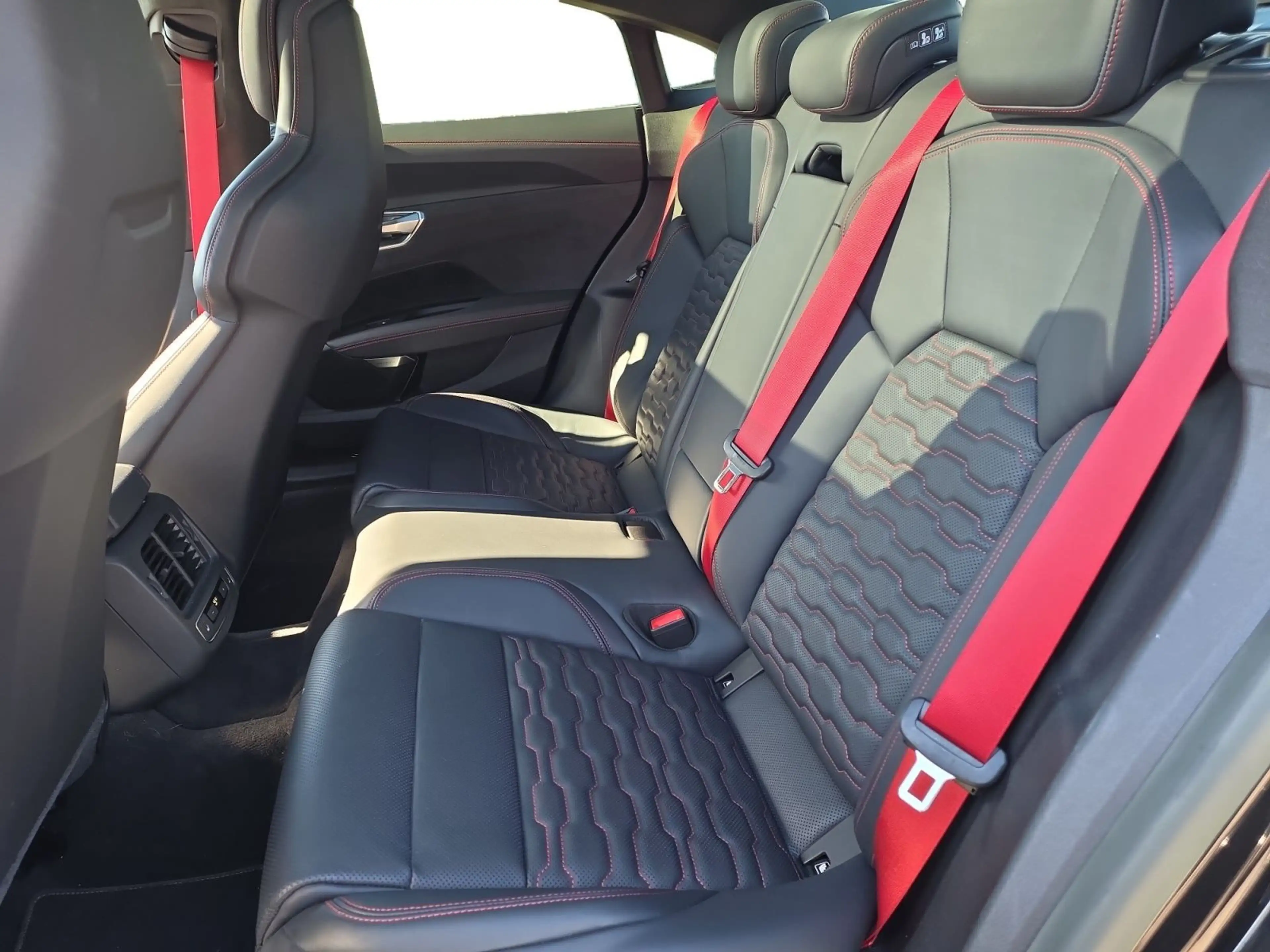 Audi e-tron GT e-tron GT RS 360°/HUD/MATRIX/LEDER/B&O/CARBNONuv — photo 10