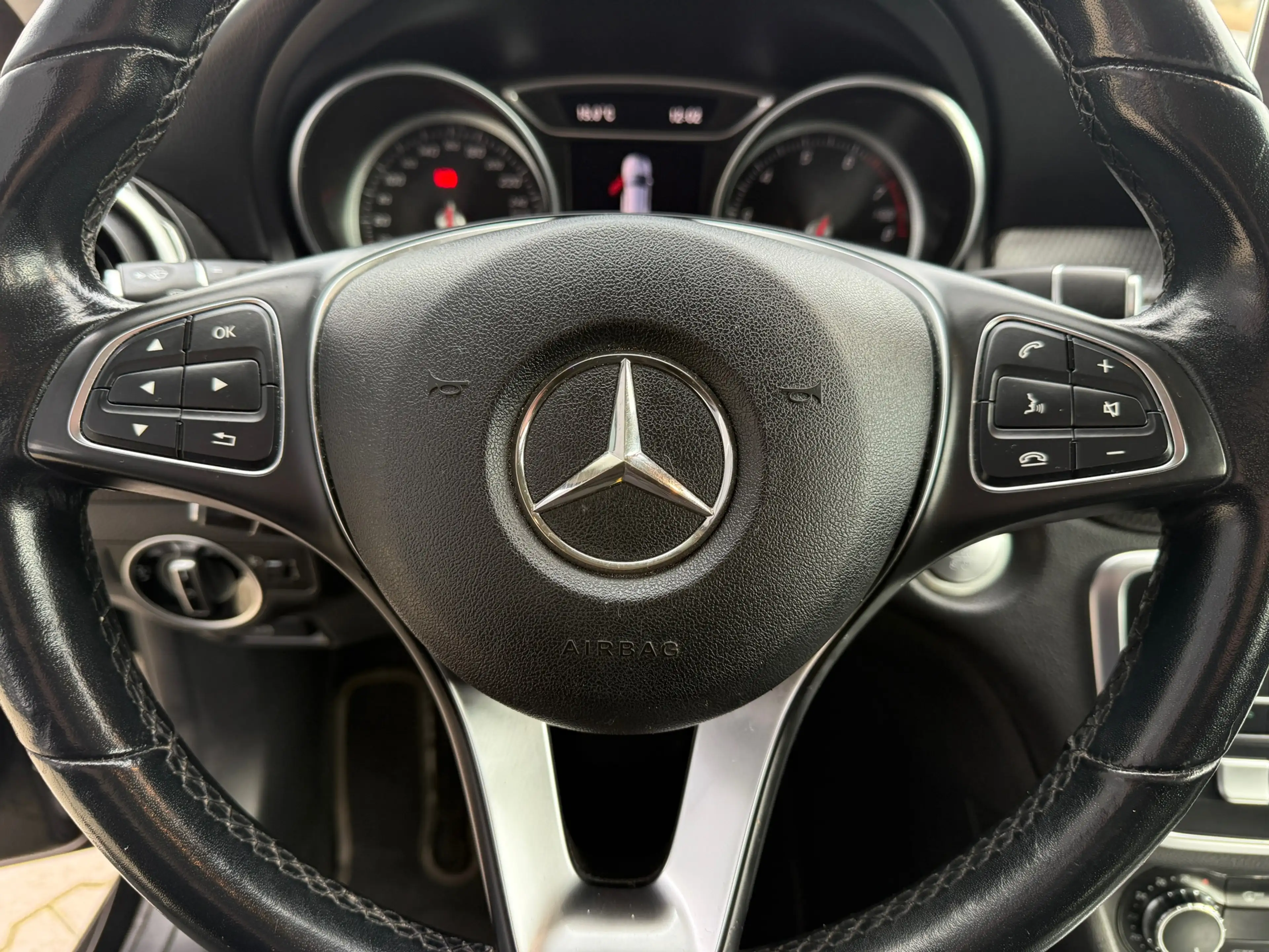 Mercedes-Benz GLA 180 Business Solution AMG — photo 15