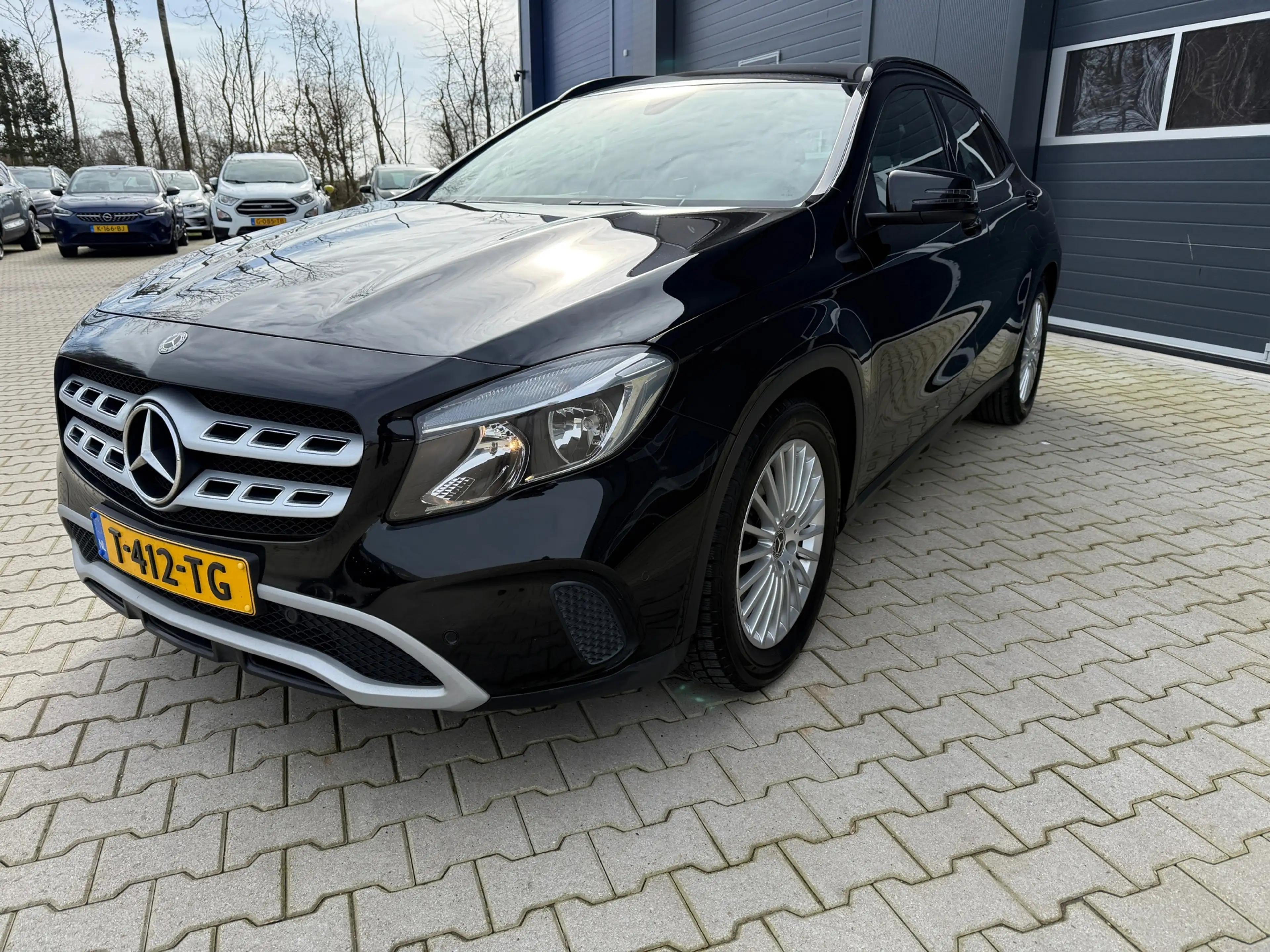 Mercedes-Benz GLA 180 Business Solution AMG — photo 4