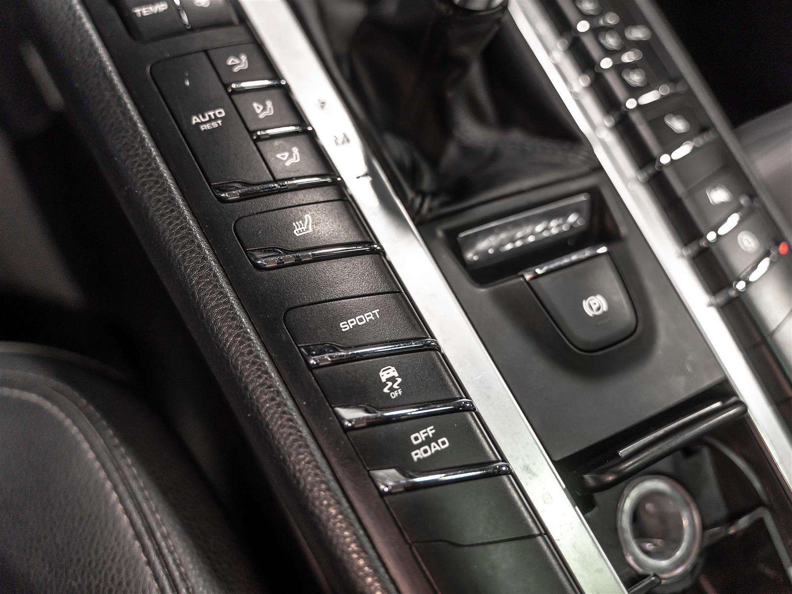 2020 Porsche Macan Accident Free|Canadian Vehicle|Carbon Fiber Heated thumb 18