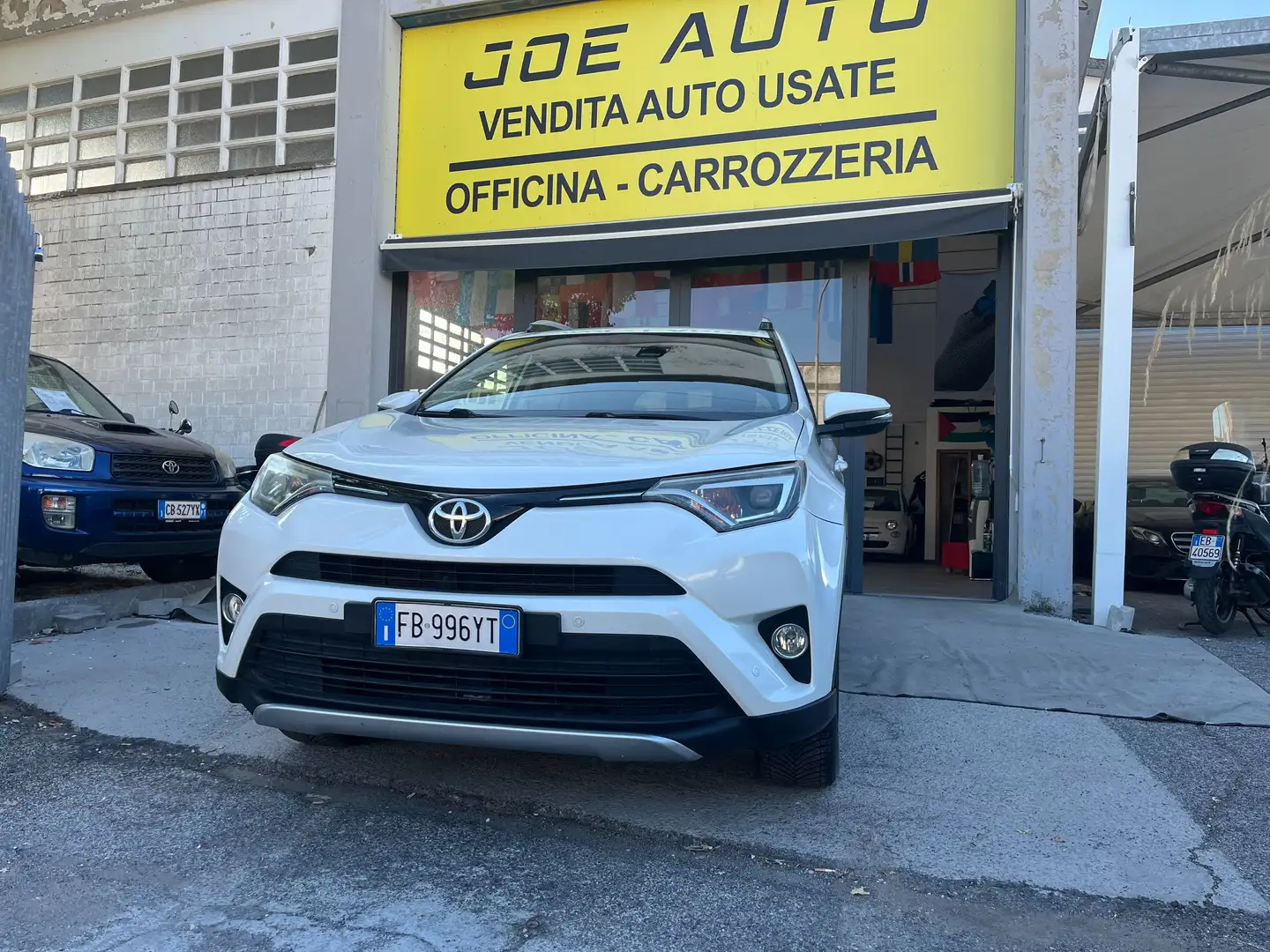 Toyota RAV 4 Rav4 IV 2016 Rav4 2.0 d-4d Lounge 2wd mt Bianco - 1