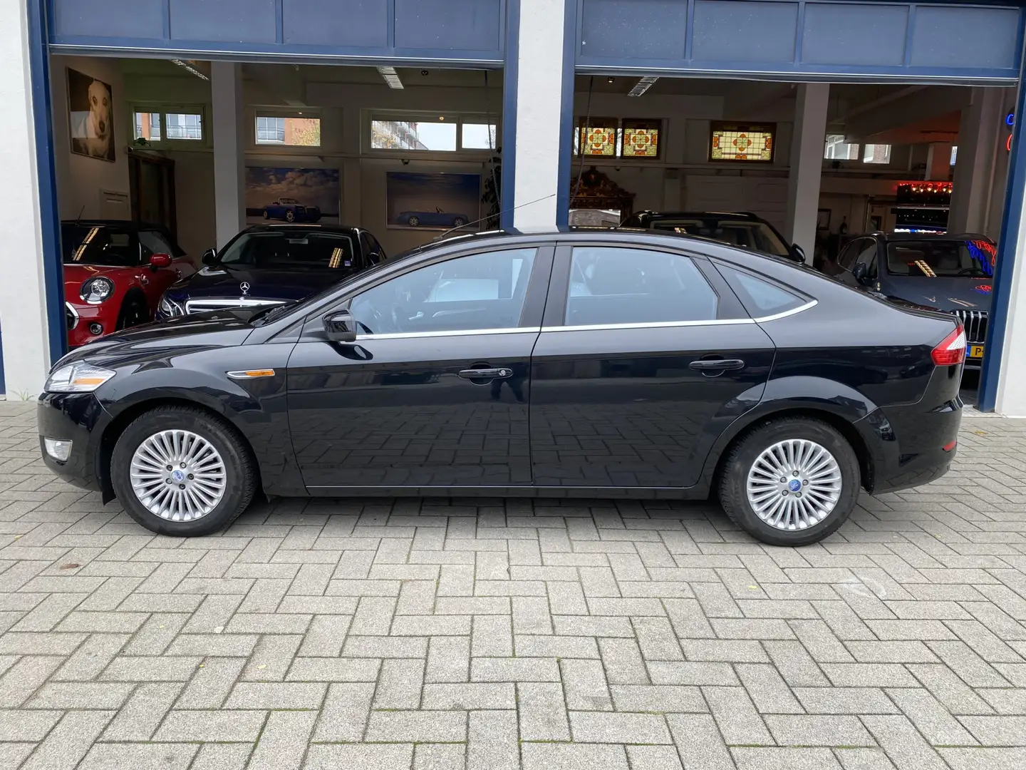 Ford Mondeo 2.0 SCTi Limited AUTOMAAT/CLIMA/NAVI/TOPSTAAT Zwart - 2