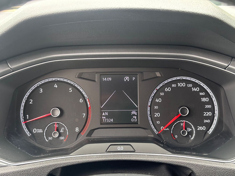 Volkswagen T-Roc 1.5 TSI DSG ACTIVE *17.000km *NAVI* — photo 14