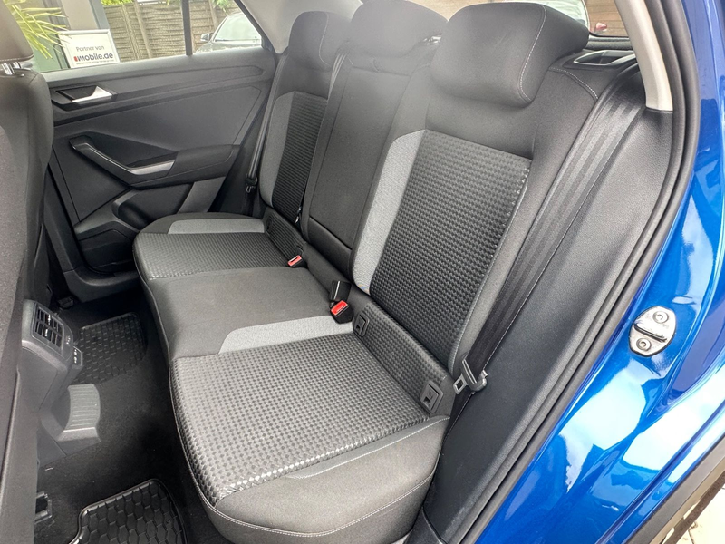 Volkswagen T-Roc 1.5 TSI DSG ACTIVE *17.000km *NAVI* — photo 16