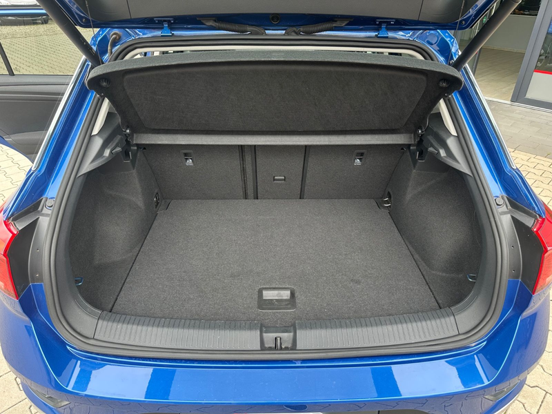 Volkswagen T-Roc 1.5 TSI DSG ACTIVE *17.000km *NAVI* — photo 7