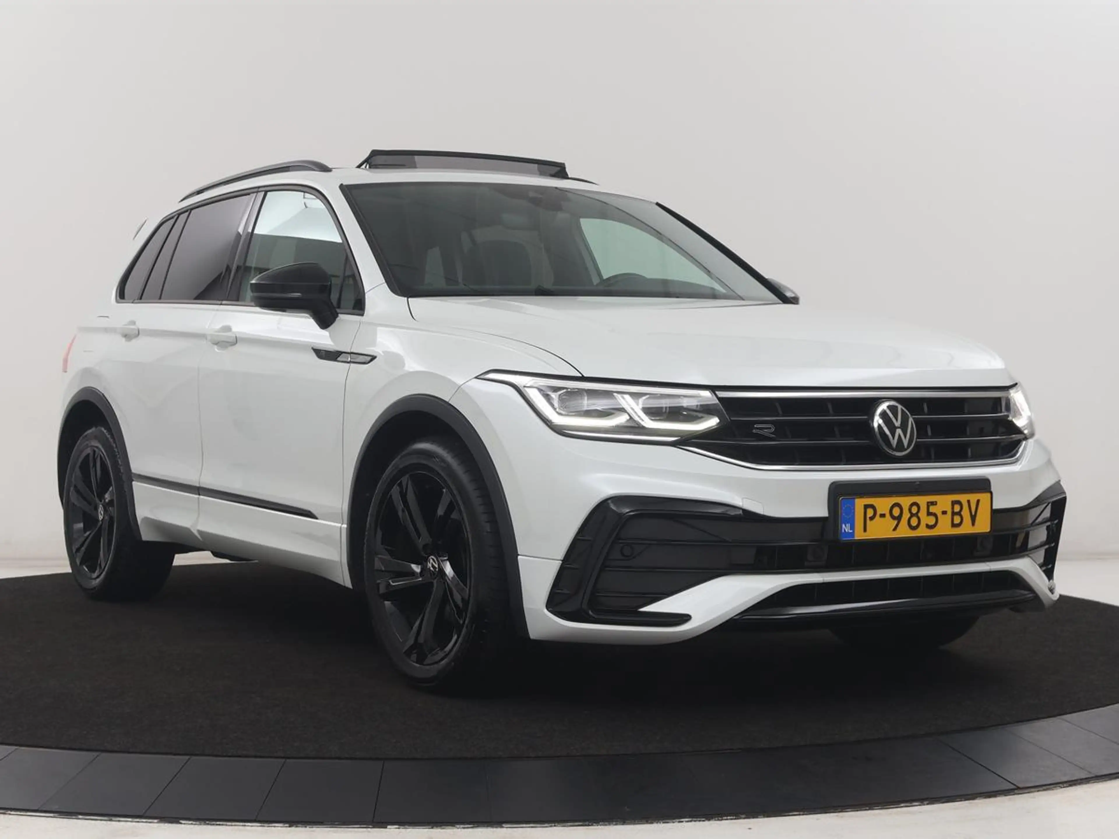 Volkswagen Tiguan 1.5 TSI R-Line Business+ | R-line | Panoramadak | — photo 44