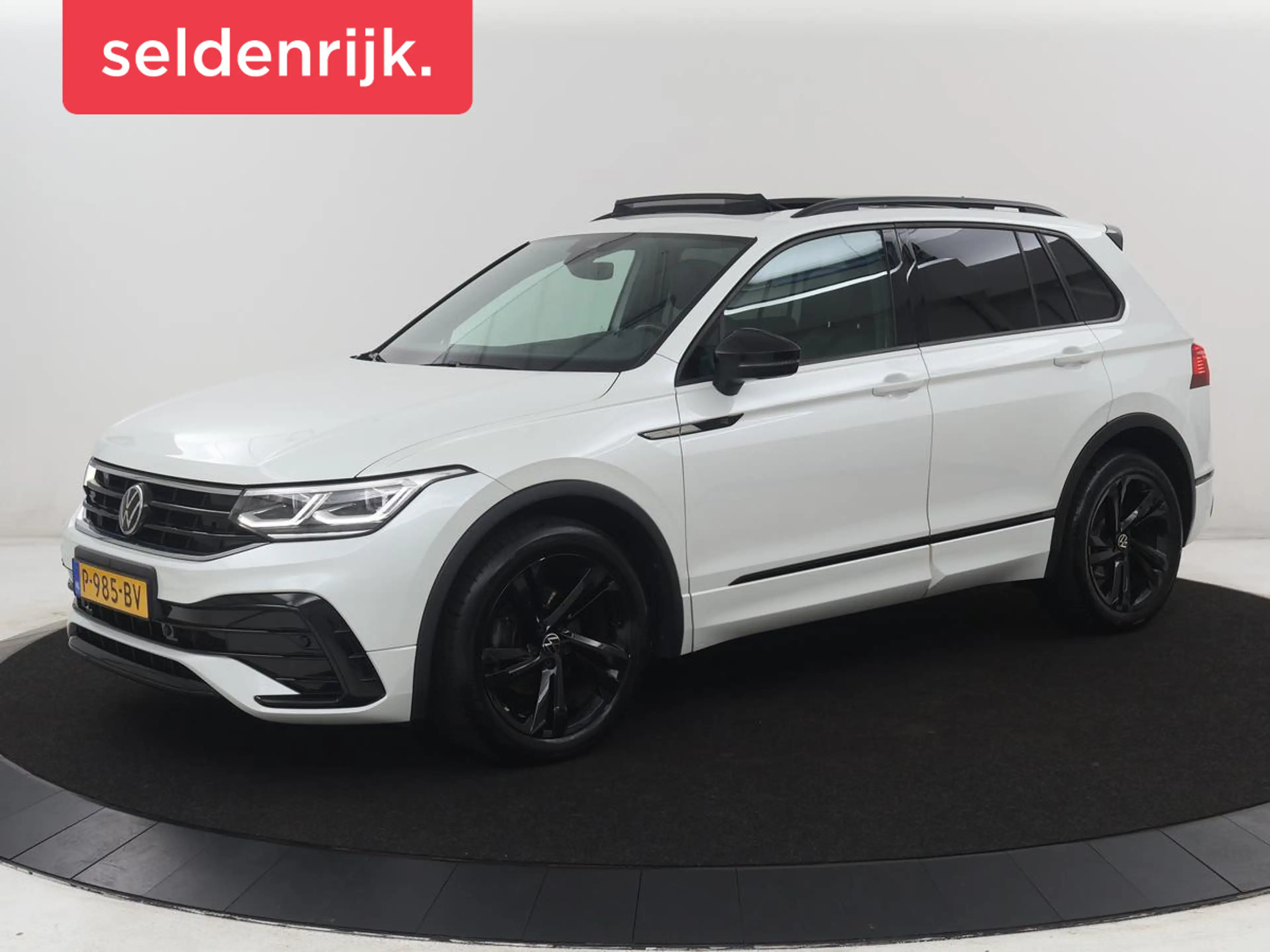 Volkswagen Tiguan 1.5 TSI R-Line Business+ | R-line | Panoramadak |