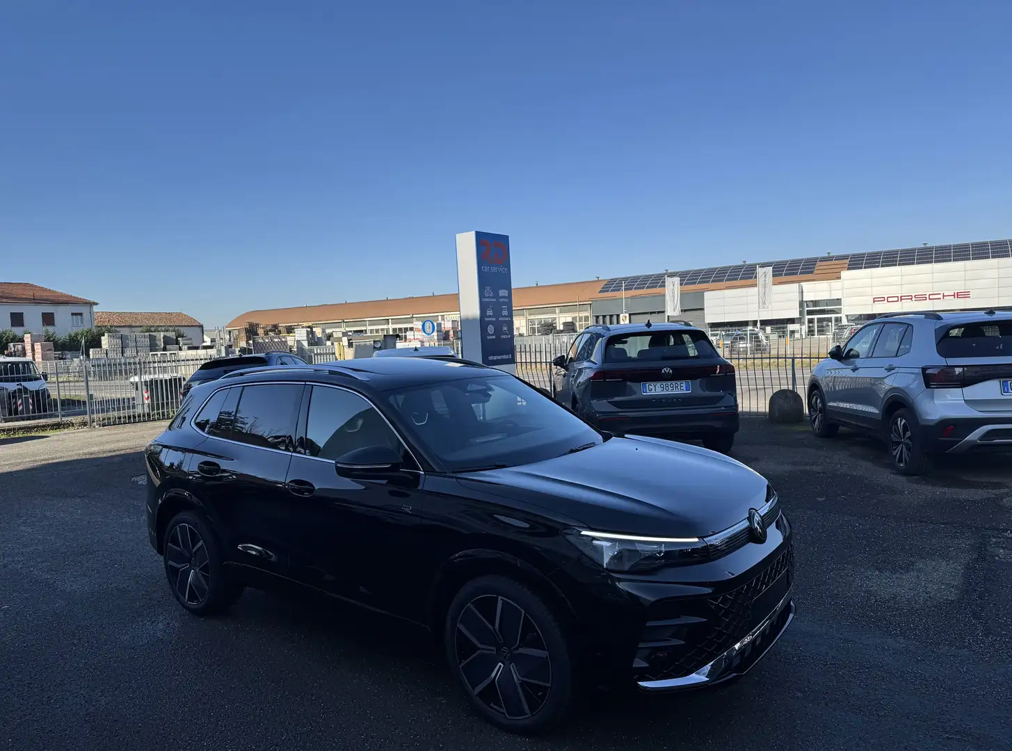 Volkswagen Tiguan 1.5 etsi R-Line Plus 150cv DSG /KM0/NO VINCOLI Schwarz - 2