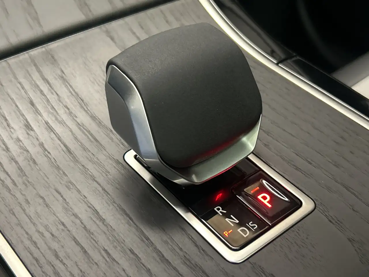 Land Rover Range Rover Velar снимка Land Rover Range Rover Velar
