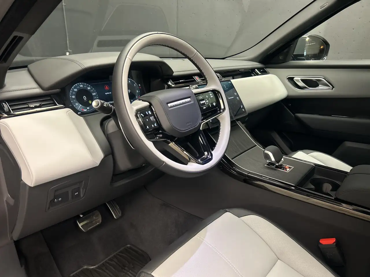 Land Rover Range Rover Velar снимка Land Rover Range Rover Velar
