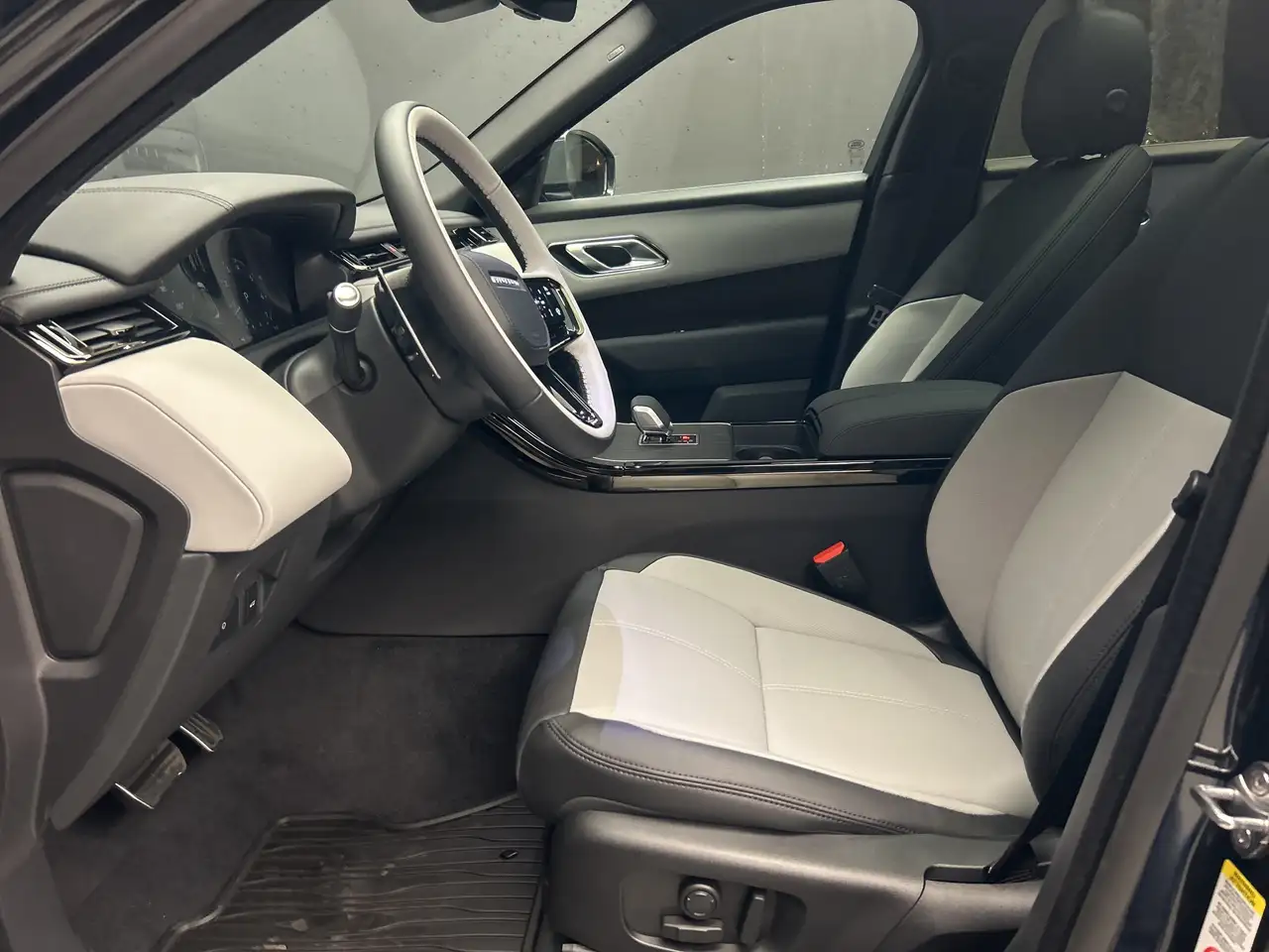 Land Rover Range Rover Velar снимка Land Rover Range Rover Velar