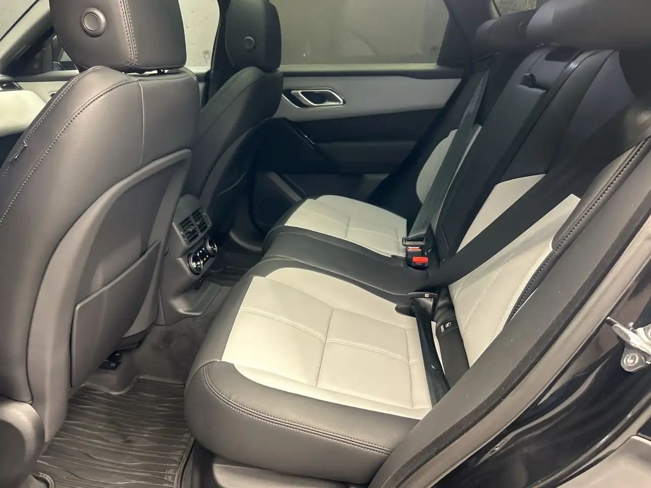 Land Rover Range Rover Velar снимка Land Rover Range Rover Velar