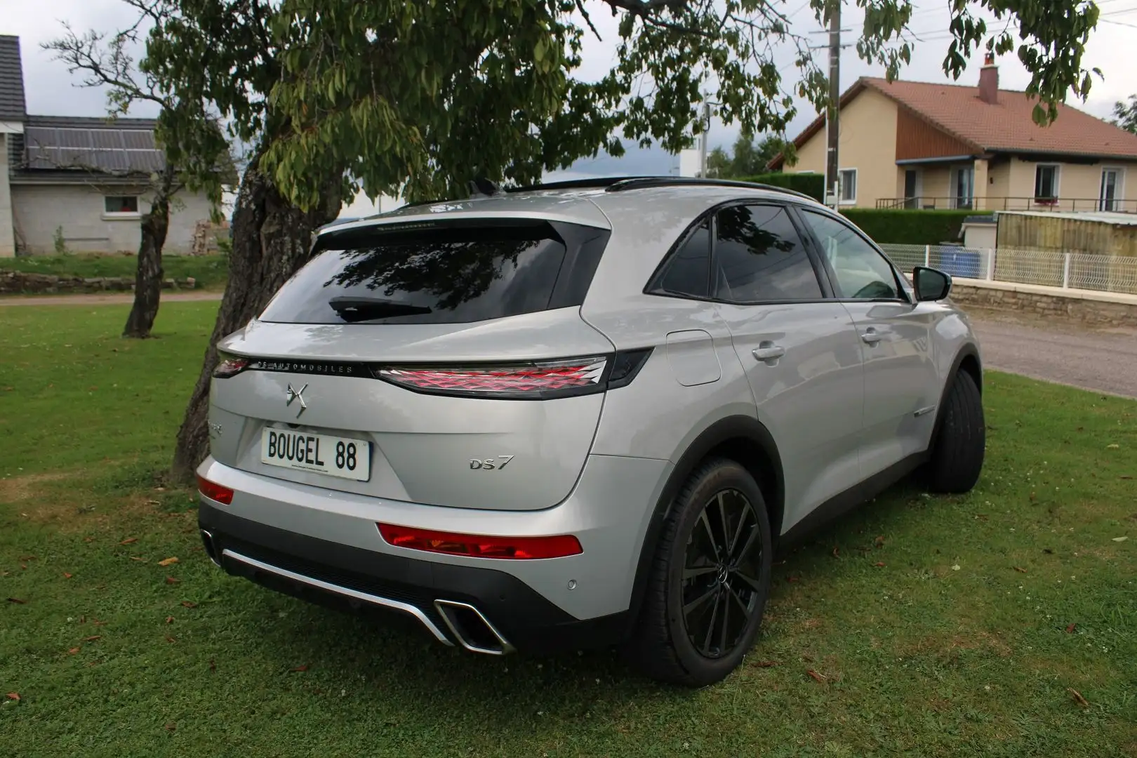 DS Automobiles DS 7 Crossback ESPRIT VOYAGE HYBRIDE 300 CV \4X4\ GPS 3D CAMÉRA U - 2