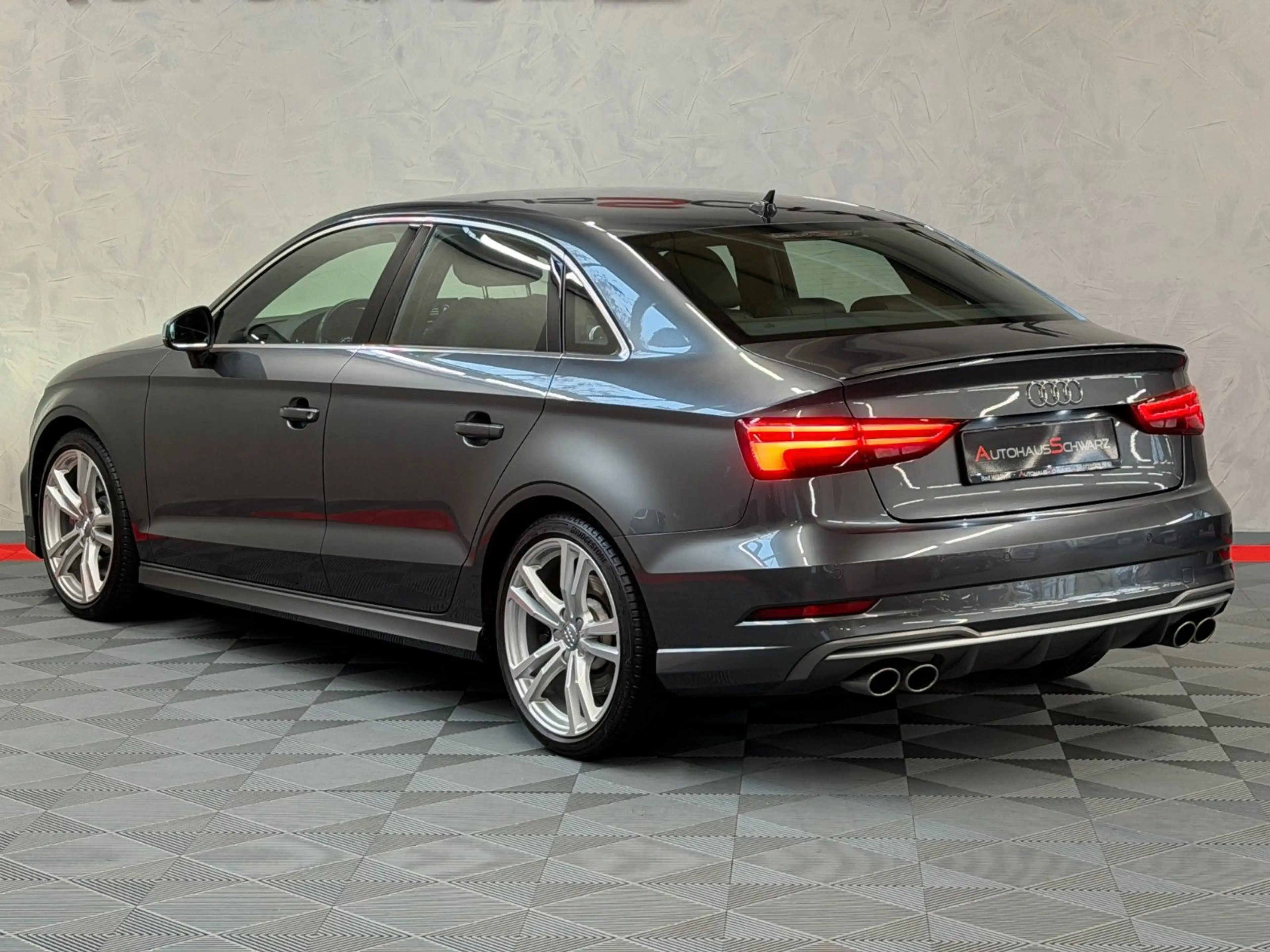 Audi S3 Lim. 2.0 TFSI quattro Led Navi T-Leder Tempo — photo 5