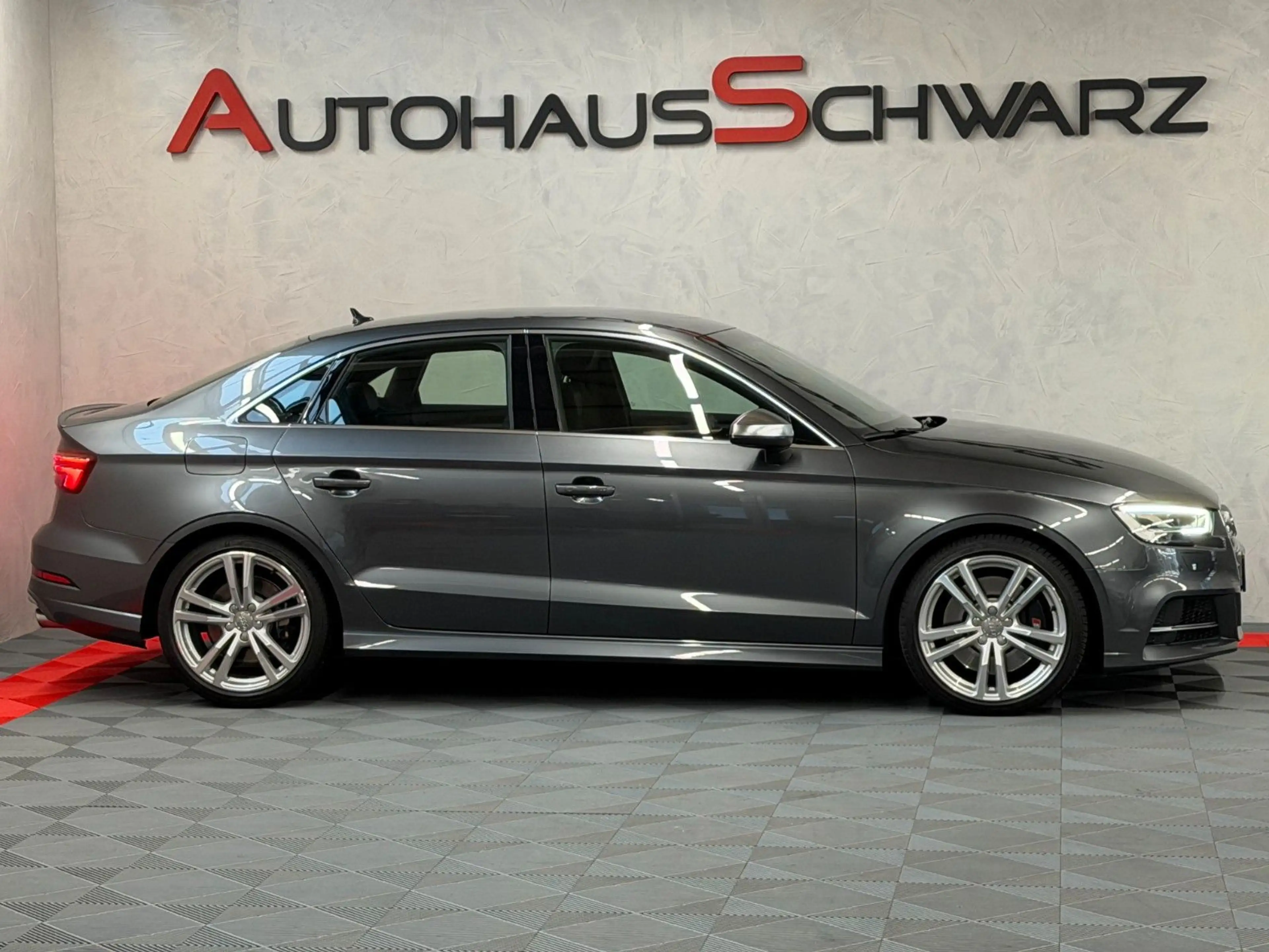 Audi S3 Lim. 2.0 TFSI quattro Led Navi T-Leder Tempo — photo 8