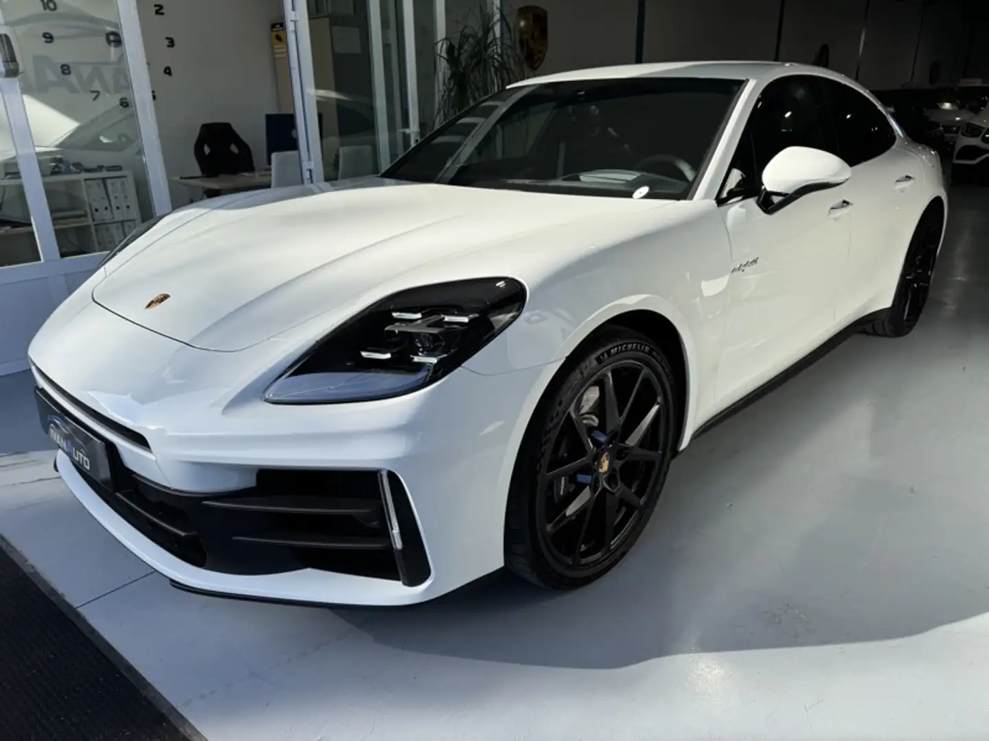 Porsche Panamera 4 E-Hybrid Aut. Wit - 2