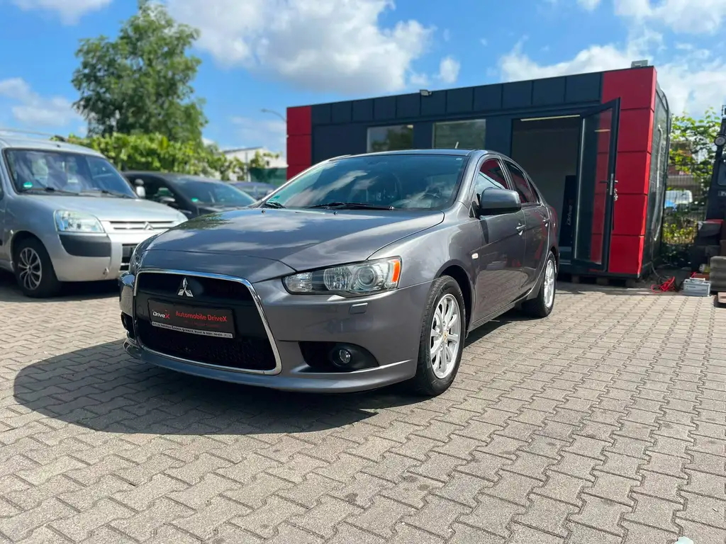 Mitsubishi Lancer