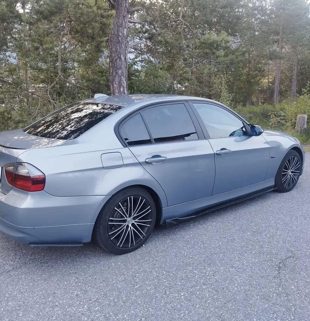 BMW 318 (E90) - 2