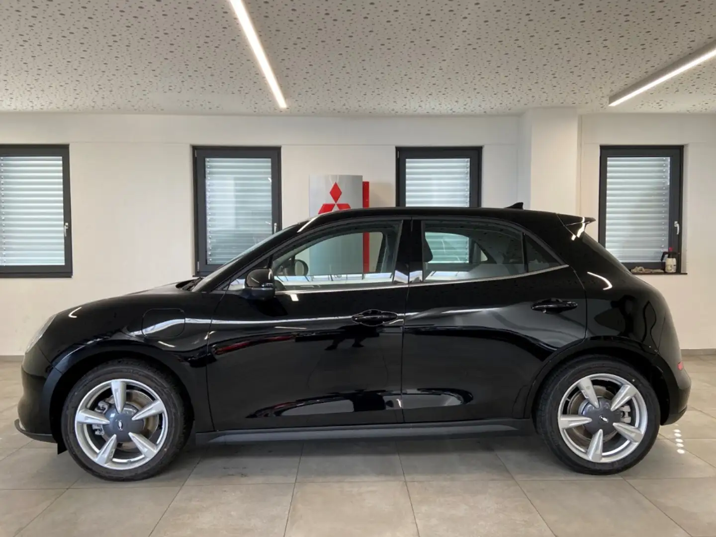 GWM ORA 03 300 (48kWh) FACEID/KAMERA360/NAVI Schwarz - 2