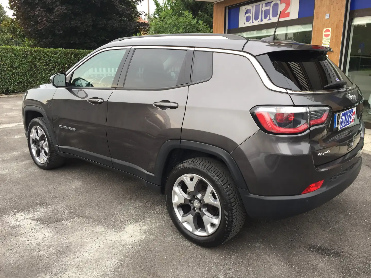 Jeep Compass 2.0 mjt Limited 4wd 140cv auto my19 Grigio - 2