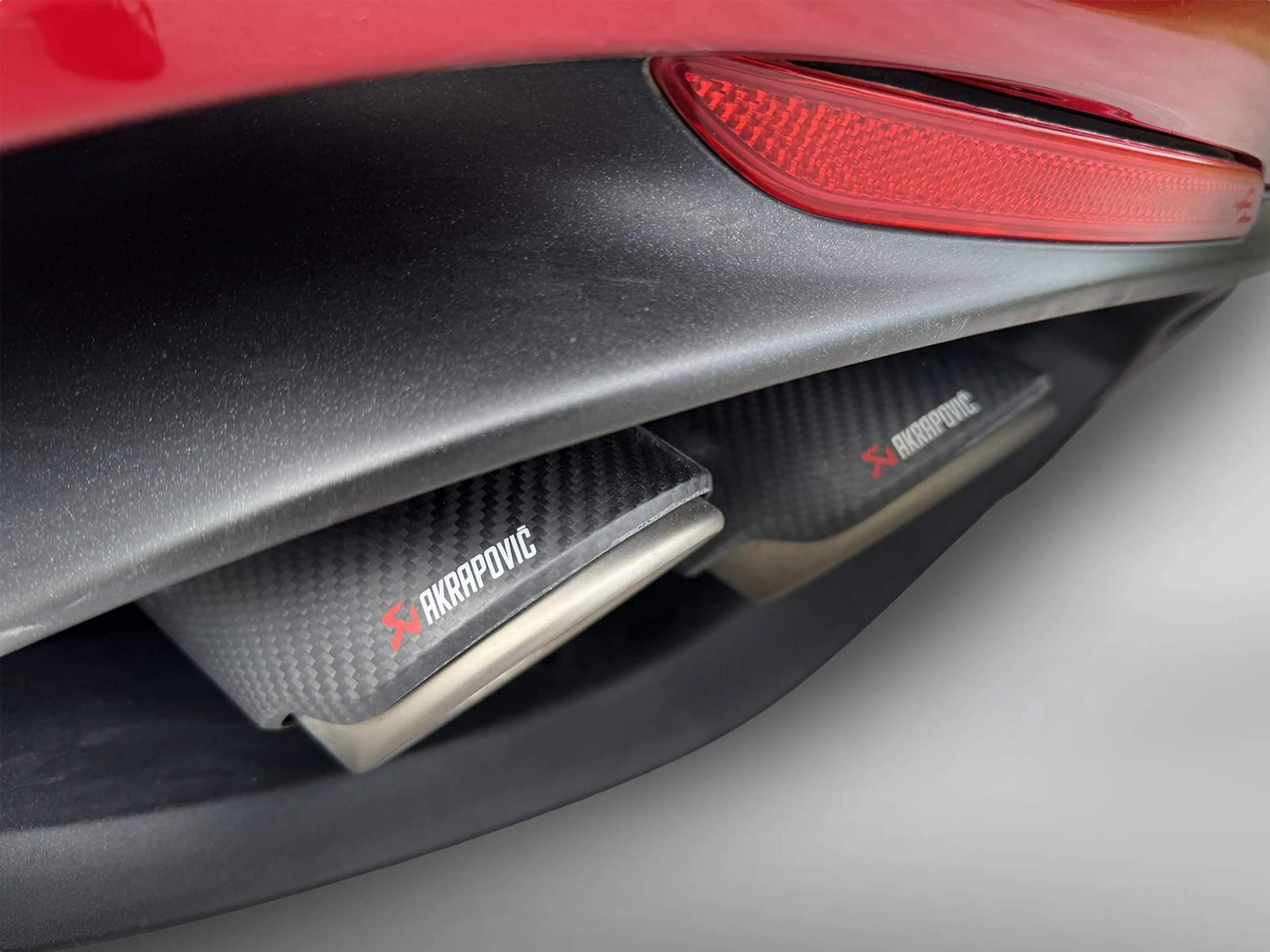 Alfa Romeo Giulia 2.9 T V6 Quadrifoglio Akrapovic/307km/h/CarPlay — photo 9