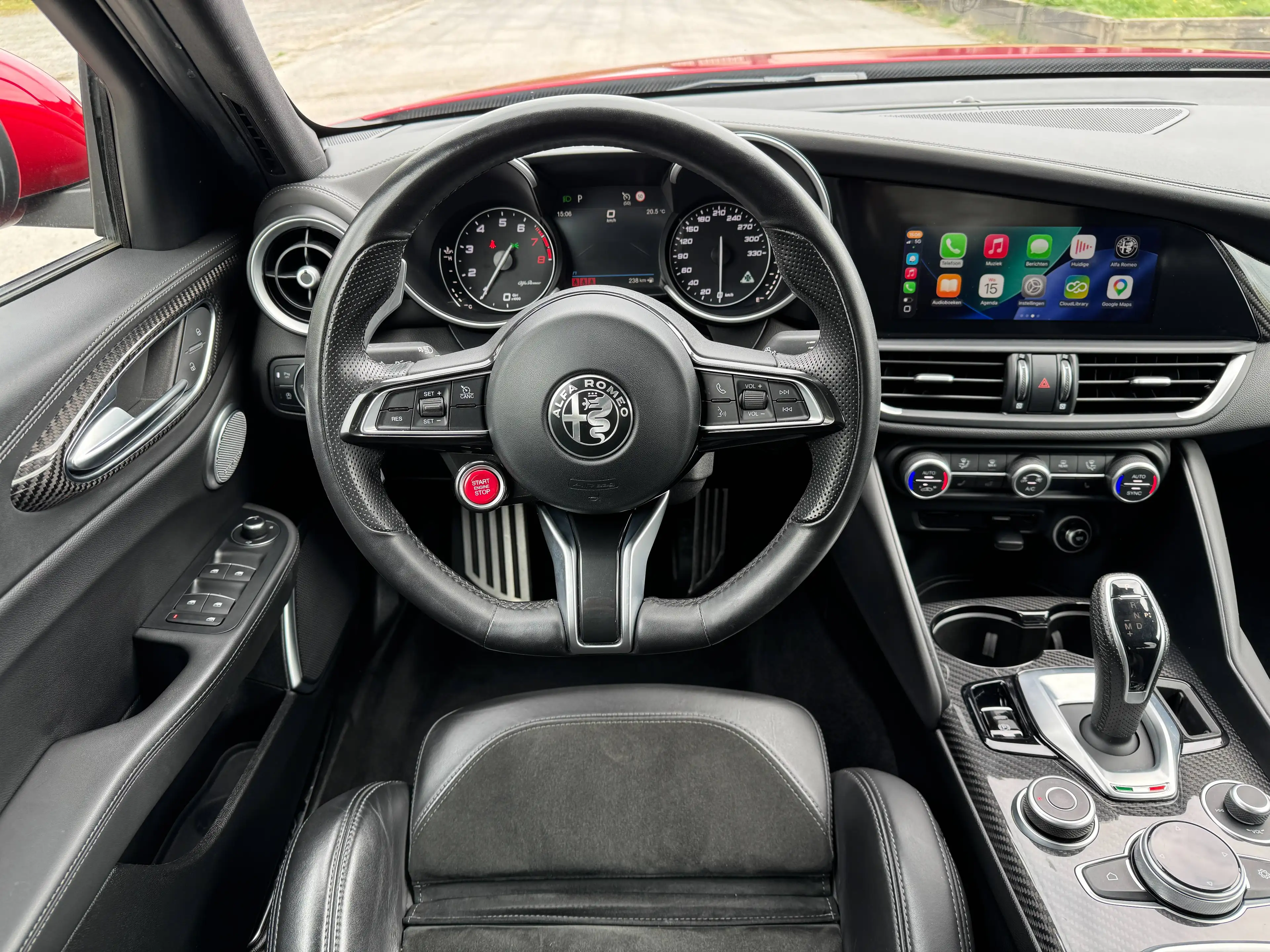 Alfa Romeo Giulia 2.9 T V6 Quadrifoglio Akrapovic/307km/h/CarPlay — photo 15