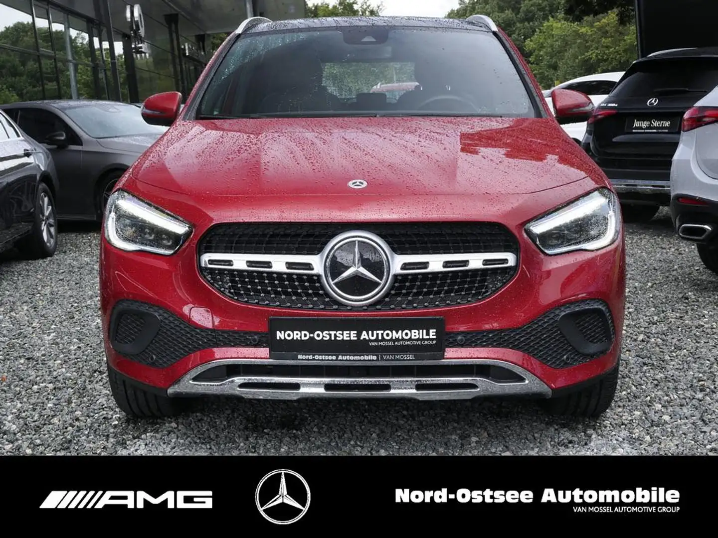 Mercedes-Benz GLA 180 d PROGRESSIVE PANO LED KEYLESS MULTIBEAM Rot - 2