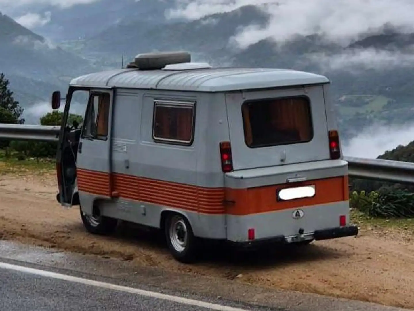 Peugeot J9 J7 Grau - 1